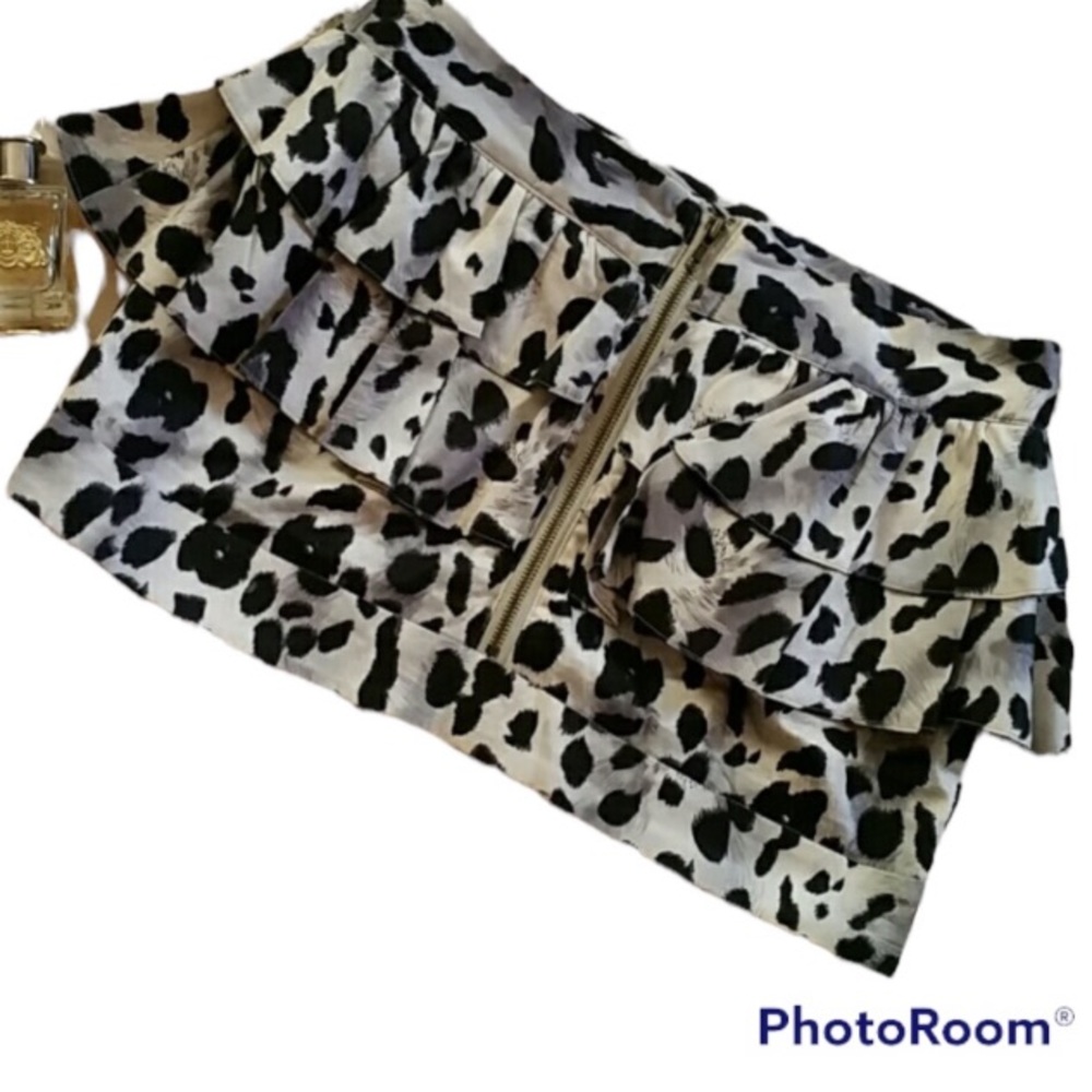 BETTER B. Leopard Print Peplum Mini Skirt. SZ L